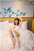 史莱姆钻进胡桃的肚子变大
